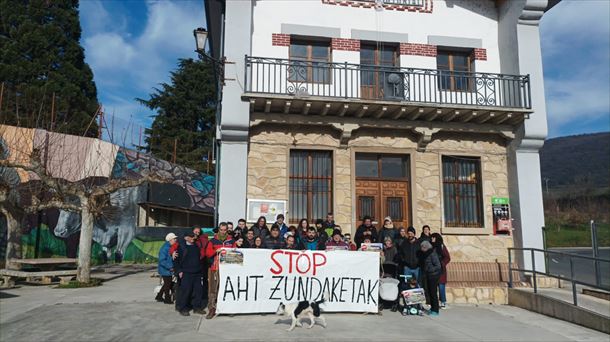 AHT Stop taldearen bilkura larunbatean Arakilen. Argazkia: @ahtgelditu
