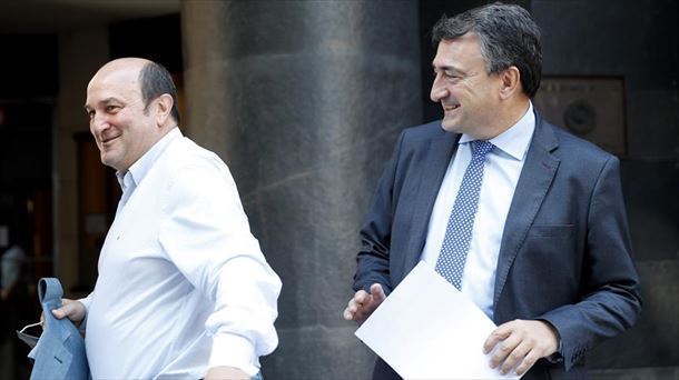 Andoni Ortuzar eta Aitor Esteban