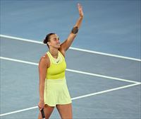 Badosa, Zverev, Sabalenka eta Djokovic Australiako Irekiko finalerdietan dira