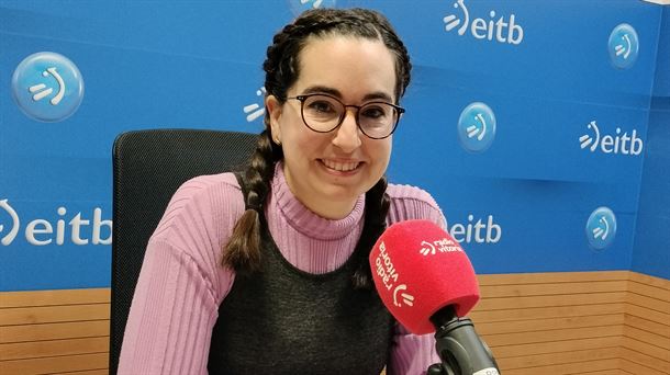 Estitxu Aguiriano, artista multidisciplinar que pinta barrigas de embarazadas con preciosos diseños