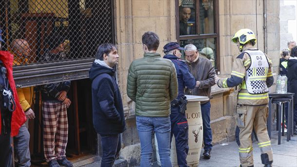Hustutako zortzi etxebizitzetatik lautan bueltan dira bizilagunak