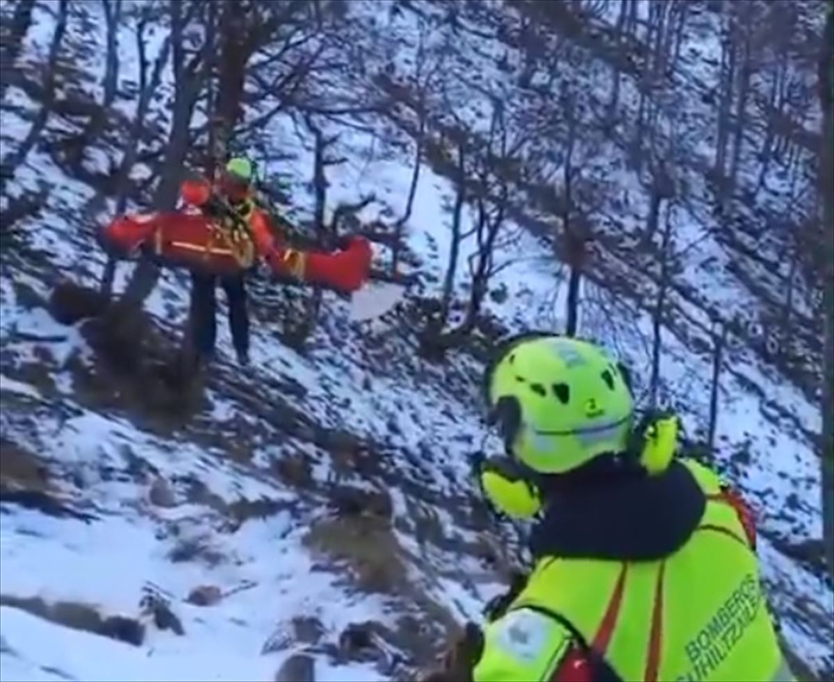 Erreskatearen irudia. Nafarroako suhiltzaileen bideo batetik ateratako argazkia.. 
