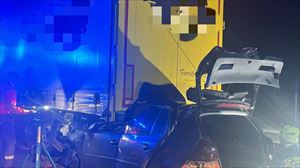 Fallece el conductor de un turismo en un choque con un camión en la A68, en Tudela