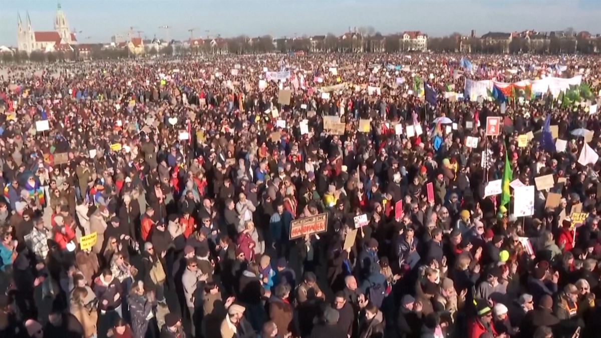 200.000 lagun atera dira Municheko kaleetara