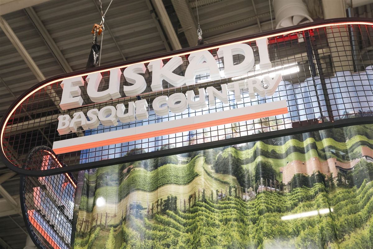 Detalle del stand de Euskadi en la mayor feria mundial de vinos y bebidas, 'Wine Paris 2025'.