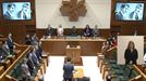 Fernando Buesari eta Enrique Casasi omenaldia egin diete Eusko Legebiltzarrean
