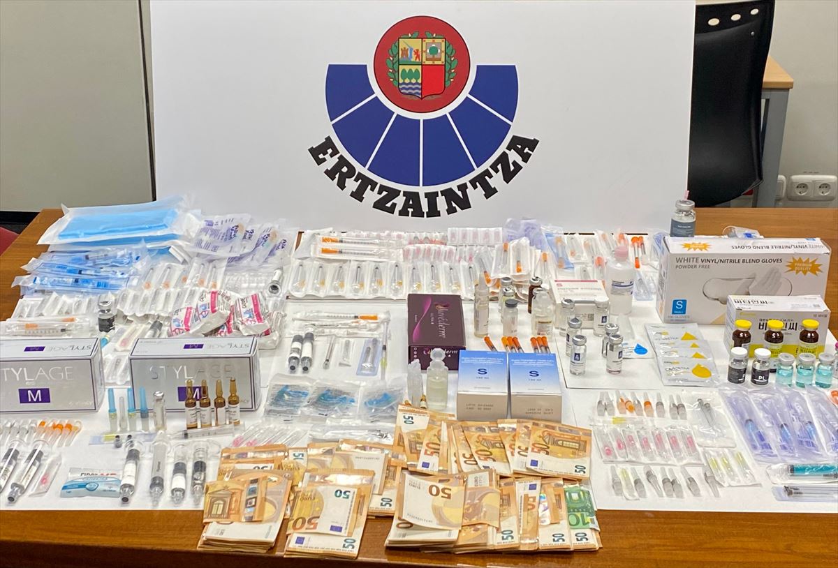 Material incautado a las dos mujeres detenidas. Foto: Ertzaintza