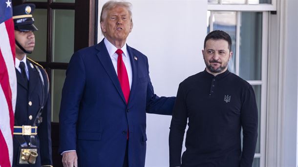 Trumpek Zelenski hartu du Etxe Zurian. Argazkia: EFE