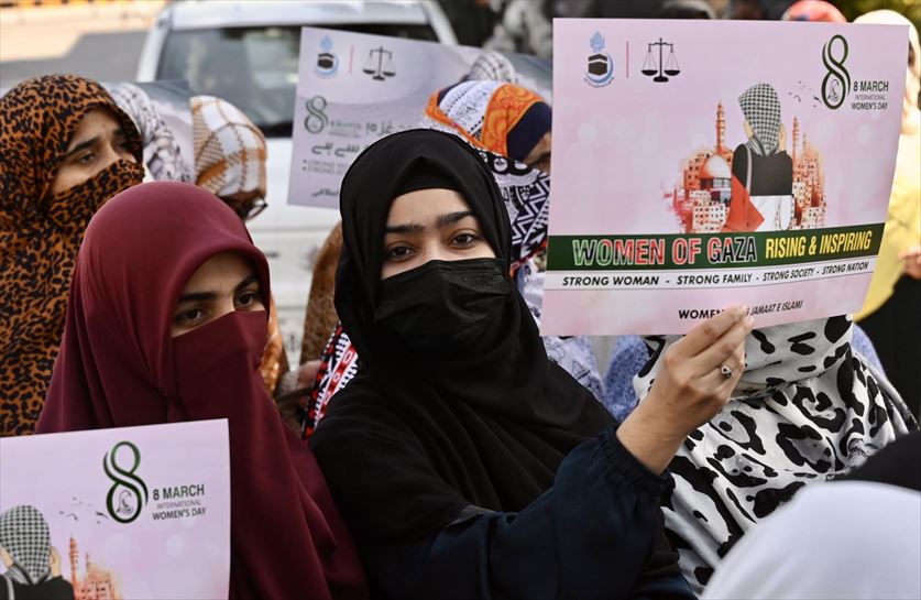 8M en Pakistán, a favor de las mujeres de Gaza. EFE. 