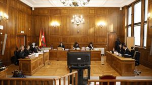 El monitor de surf de Hondarribia niega los hechos salvo comportamiento sexual consentido con un menor