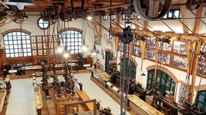 Makina bat aita-amabitxitu: Elgoibarko museoak industria-ondarea kontserbatzeko ekimen berritzailea