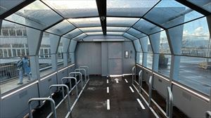 Leioa estrena el primer aparcabicis disuasorio en la estación de metro