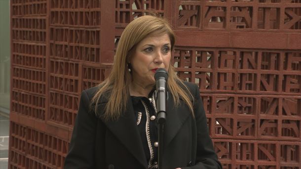 Maria Jesus San Jose Justizia sailburua, gaur, Eusko Legebiltzarraren sarreran