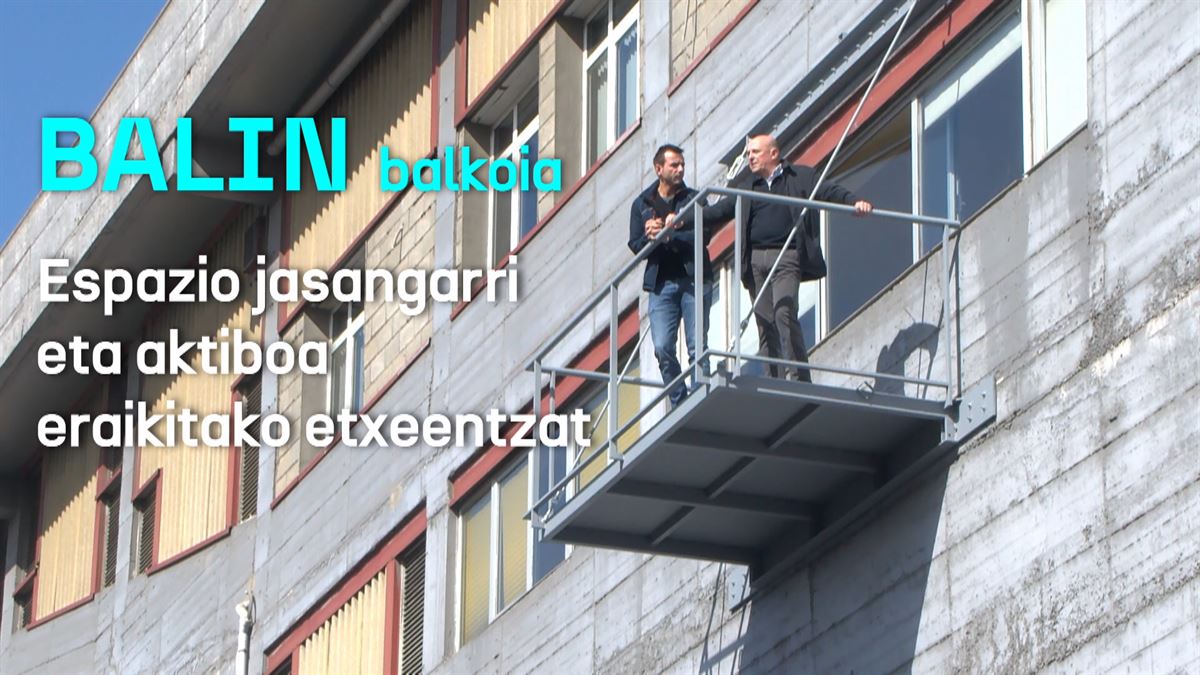 Moduluz osatua eta jasangarria da kanpoko espaziorik ez duten etxeentzako euskal balkoia