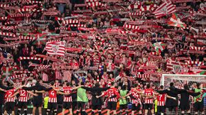 El Athletic quiere pasar el duelo y creer que la remontada en Old Trafford es posible