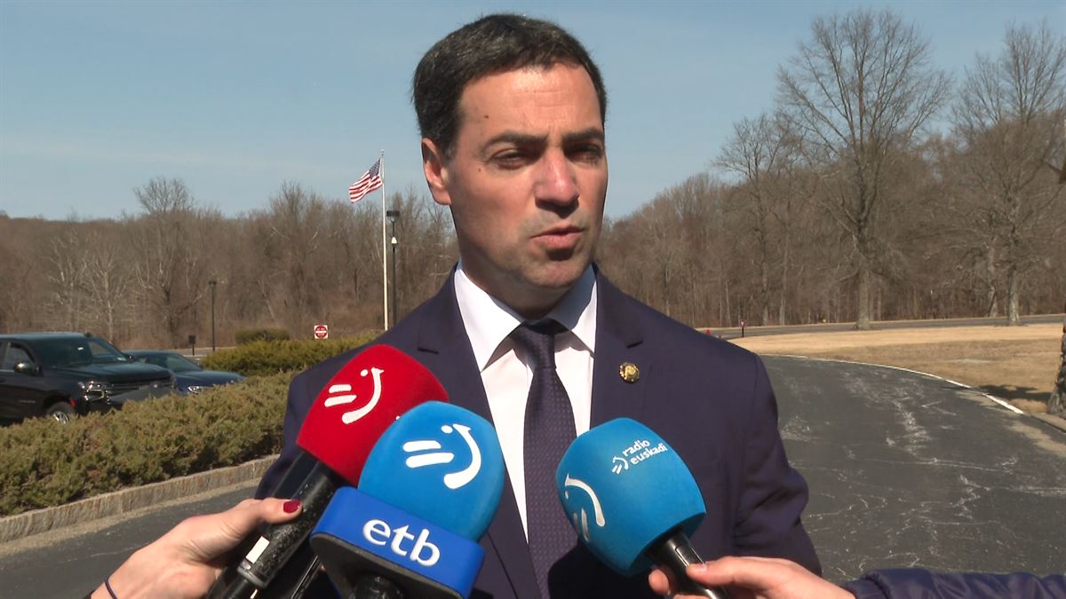 "AEBn dagoen zaratatik harago, estatubatuar gehienek Mendebaldeko betiko balioetan sinesten dute"