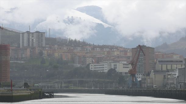 Elurra Bilbo inguruko mendietan. Argazkia: EFE