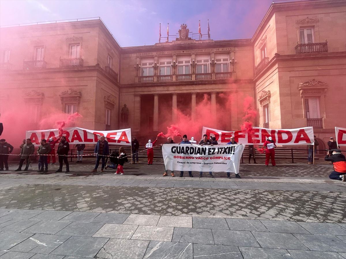 Martxoan itxieraren kontra gasteizen egindako mobilizazioa. EITB 