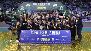 Super Amara Bera Bera, Erregina Kopako txapeldun