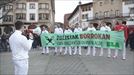 Los palistas se concentran en Mungia para reclamar unas condiciones laborales dignas