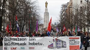 Los sindicatos de Educación cifran en un 75&nbsp;% el seguimiento de la huelga y piden al Gobierno Vasco negociar