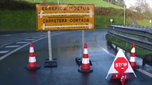 N-634 errepidea itxi dute Itziar eta Deba artean, segurtasun arrazoiengatik