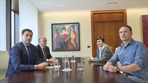 ELA y LAB piden a Pradales que exija a Confebask negociar y acordar un SMI propio