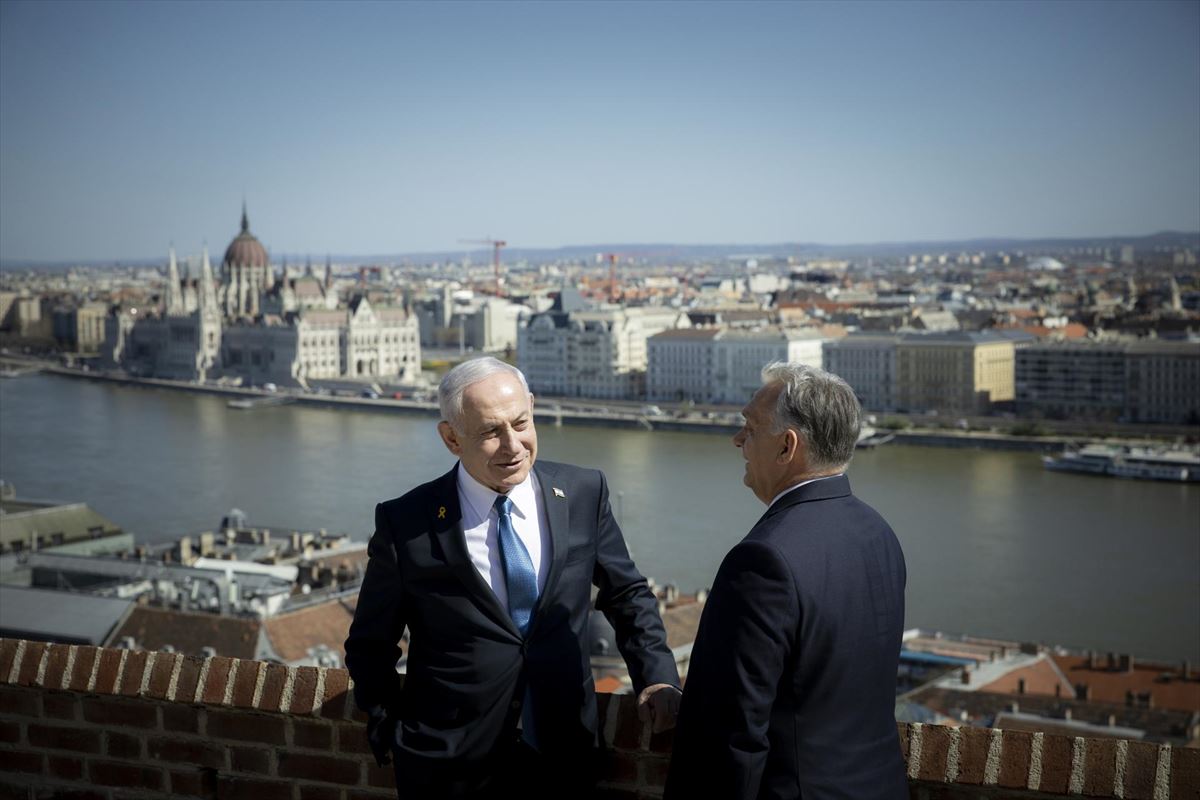 Orban eta Netanyahu Budapesten. Argazkia: EFE