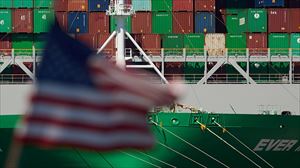 Trumpen muga-zergen kalkuluak irakurketa batean oinarritzen dira datuetan baino gehiago