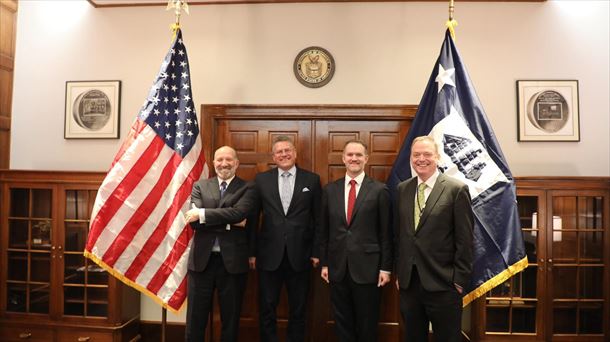 Maros Sefcovic, Howard Lutnick, Jamieson Greer eta Kevin Hassett, aurreko bilera batean. EFE