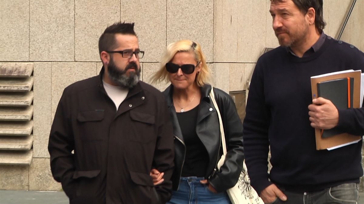 Amaia Zabarte llega a la Audiencia de Gipuzkoa. Foto: EITB
