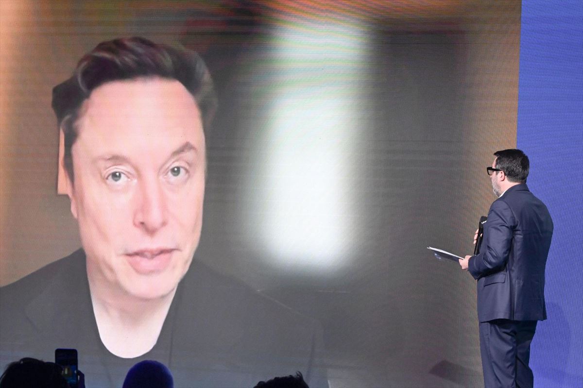 Elon Musk handi-mandia, bideokonferentzia batean. Argazkia: EFE