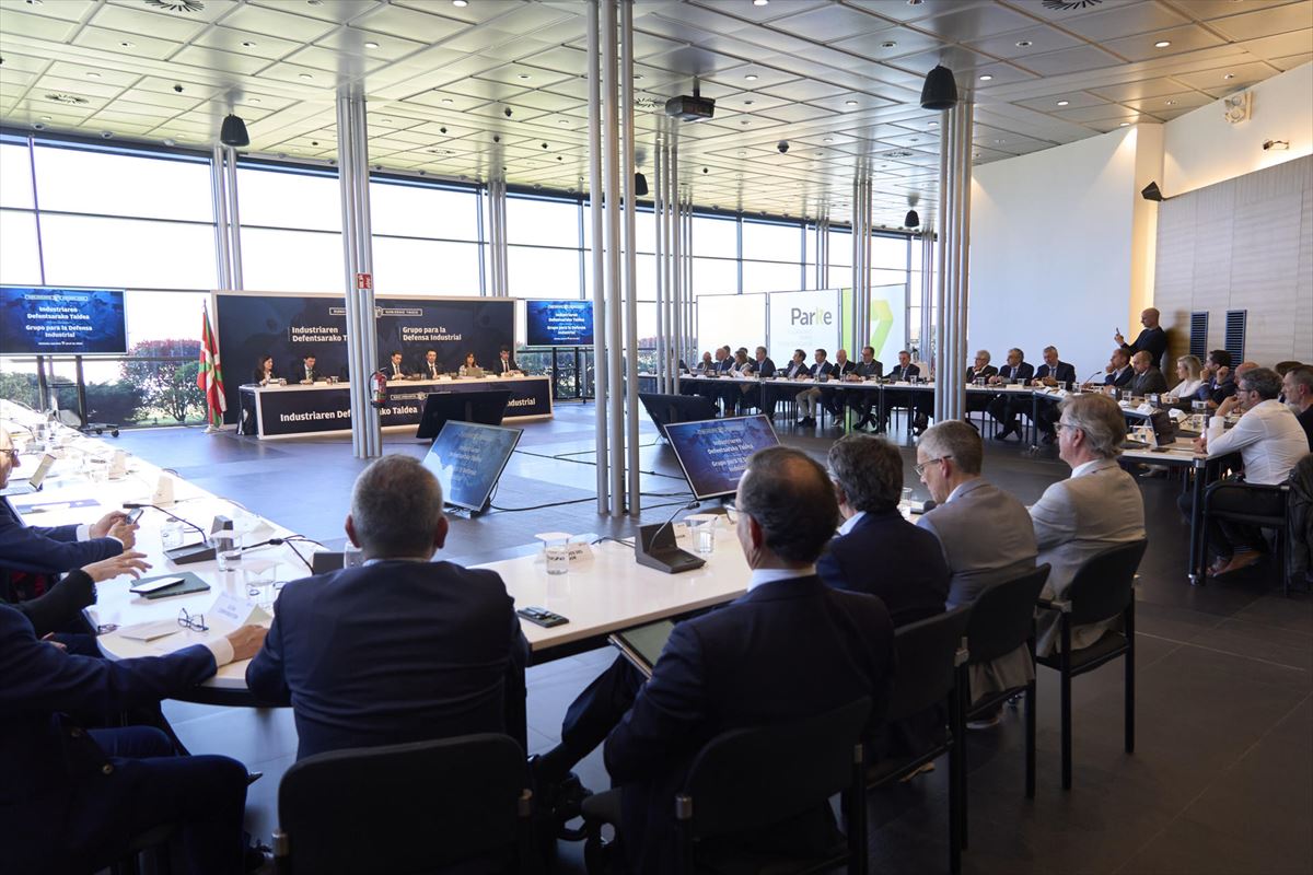 Industria Defendatzeko Taldearen hirugarren bilera. Argazkia: EFE