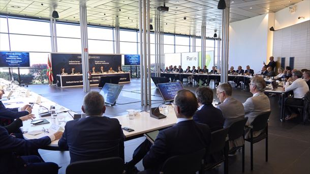 Industria Defendatzeko Taldearen hirugarren bilera. Argazkia: EFE