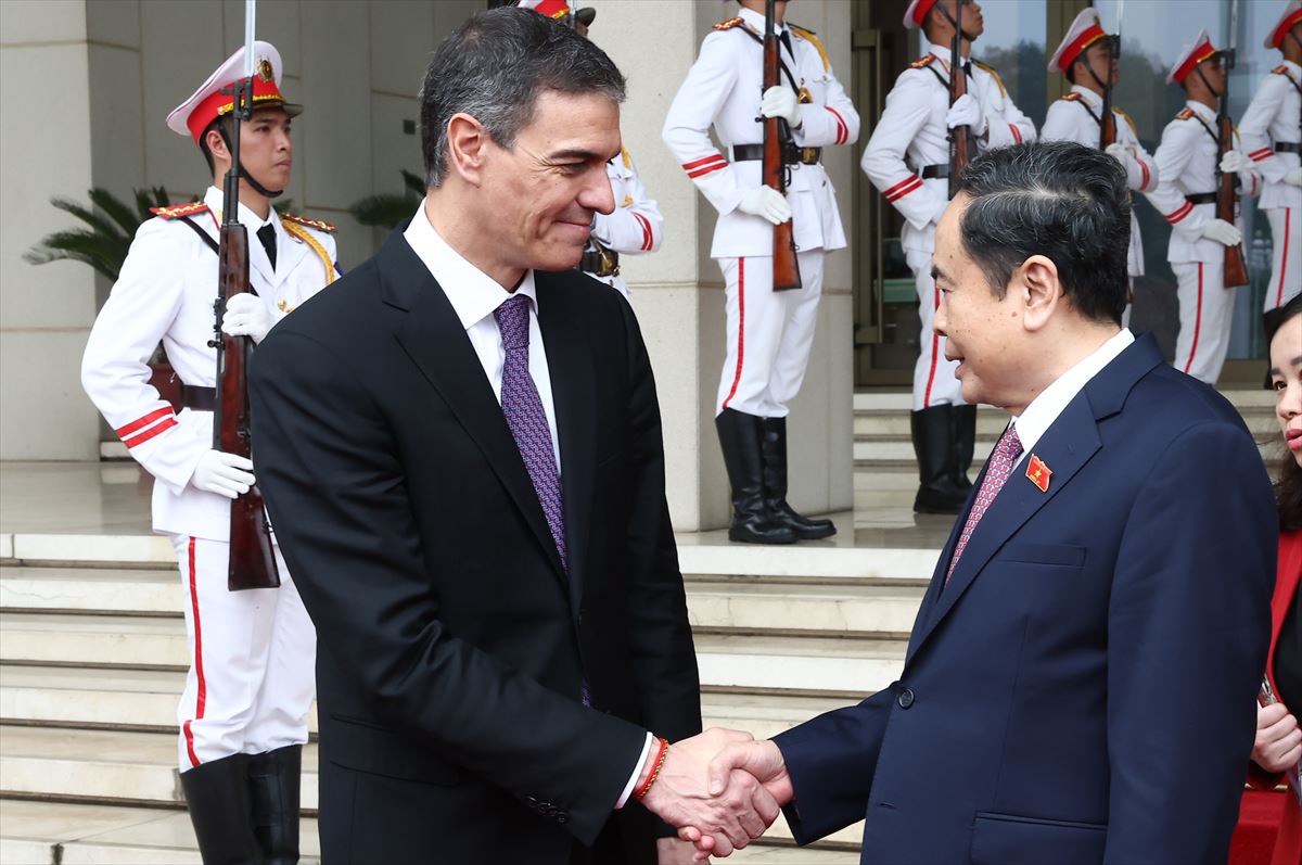 Pedro Sánchez, ayer, en Vietnam. Foto: EFE