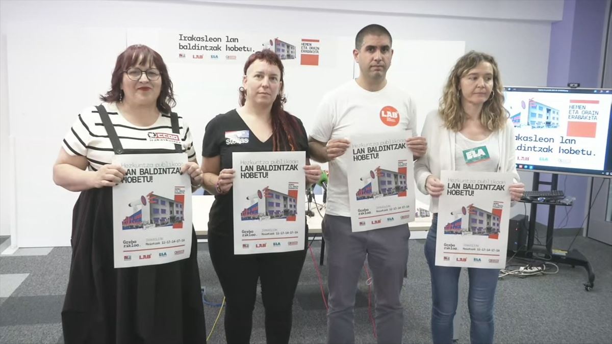 Las representantes de los sindicatos en la rueda de prensa de hoy. 