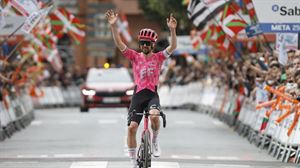 Exhibición de Ben Healy en la 5ª etapa de la Itzulia para llevarse la victoria