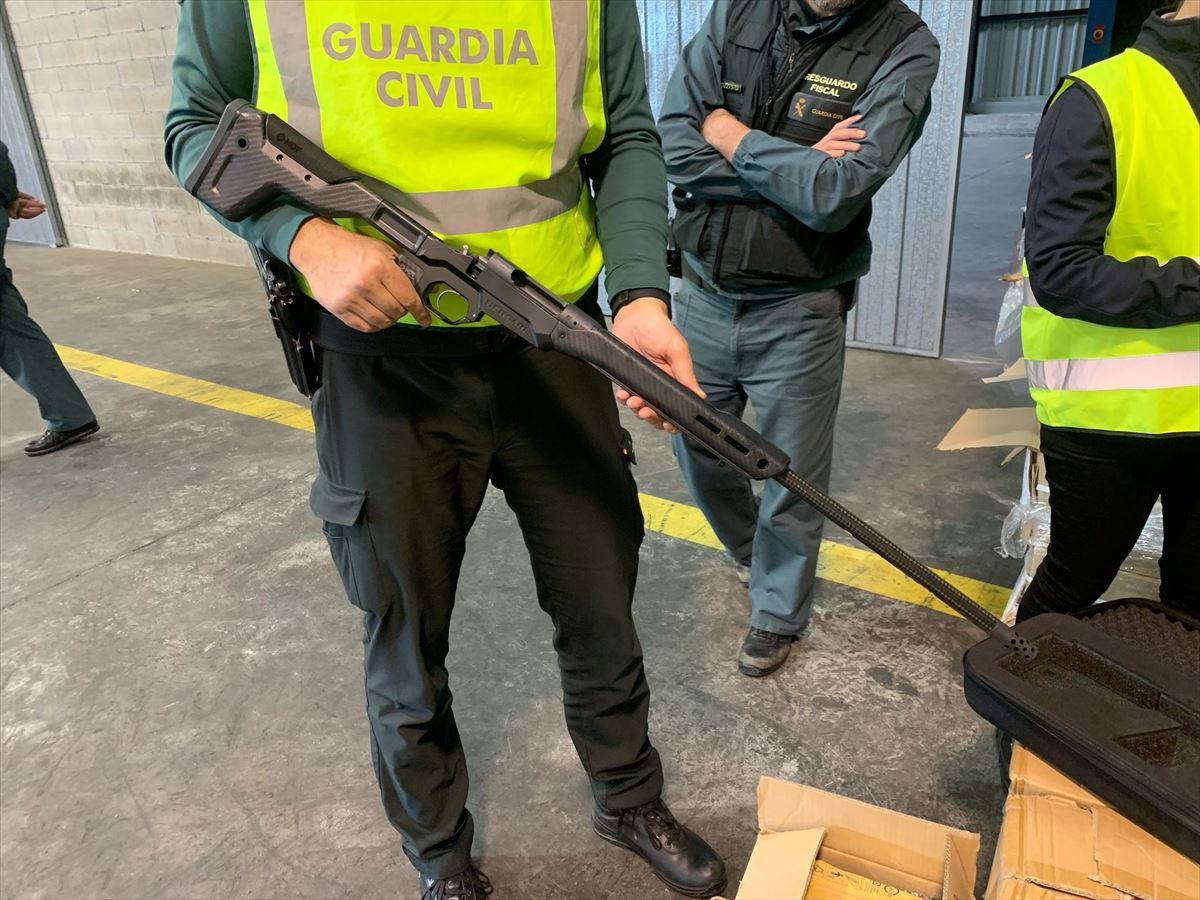 Rifles incautados. Foto: @gcivilbizkaia
