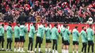 Decenas de athleticzales acuden al entrenamiento en Lezama para animar a su equipo antes de recibir al Rangers