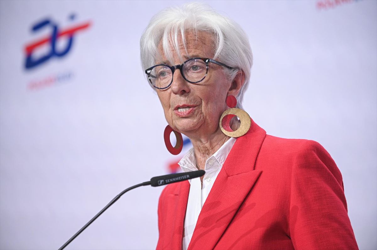 Christine Lagarde, joan den astean, agerraldi batean. 