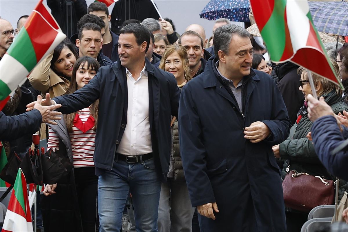 Aitor Esteban e Imanol Pradales en el Aberri Eguna. Foto: EFE