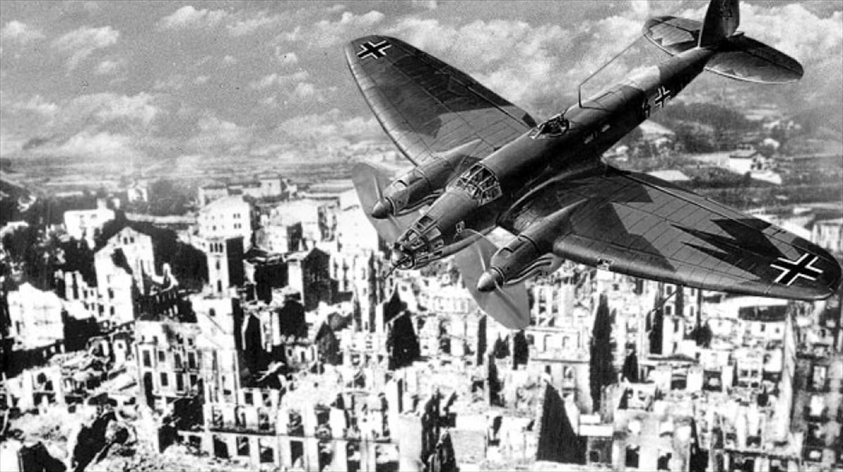1937ko apirilaren 26ko argazki historiko bat. 