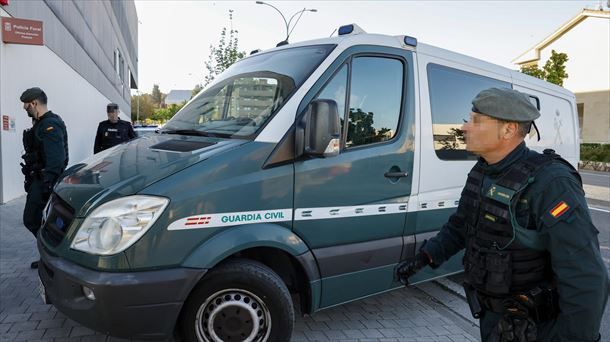 Ustezko hiltzailea eraman duen furgoneta