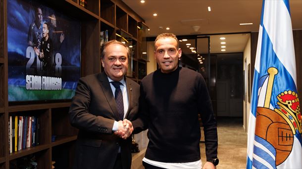 Jokin Aperribay y Sergio Francisco. Foto: EFE / Real Sociedad