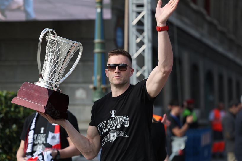 Bilbao Basketeko jokalariei harrera, udaletxean. EFE