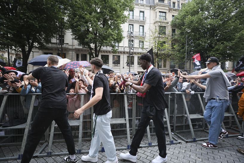 Bilbao Basketeko jokalariei harrera, Bizkaiko Foru Aldundian. EFE