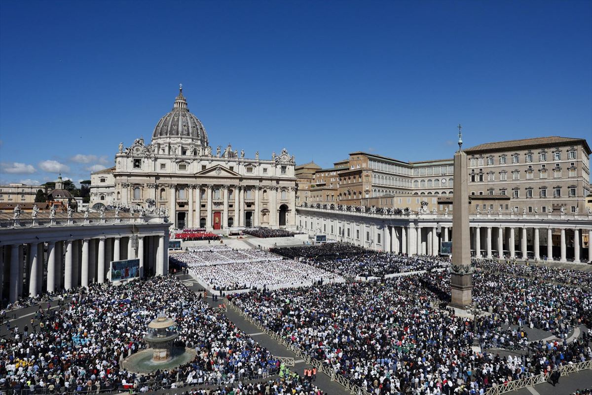 San Petri plaza, jendez lepo. Argazkia: EFE