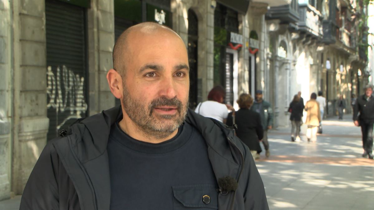 Ordiziako alkatearen etxera bidean egindako pintaketa homofoboa. Argazkia: Adur Ezenarro