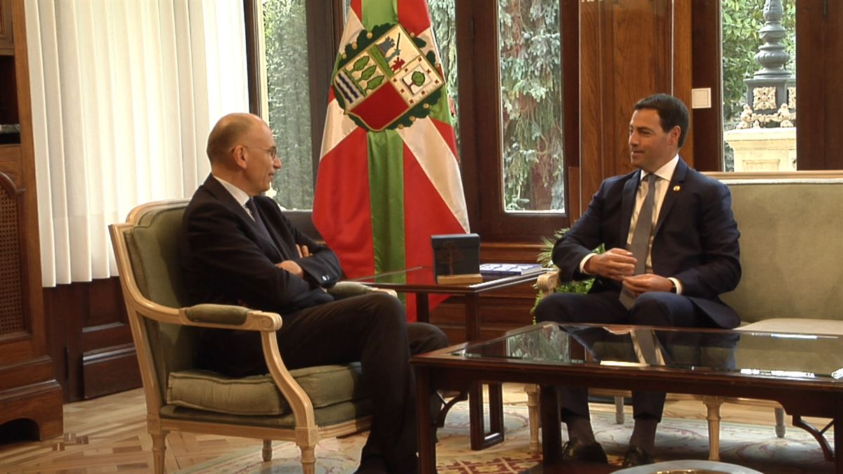 Letta eta lehendakaria, harrera ofizialean. Argazkia: EITB