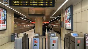 El transporte público recupera prácticamente la normalidad tras el apagón masivo